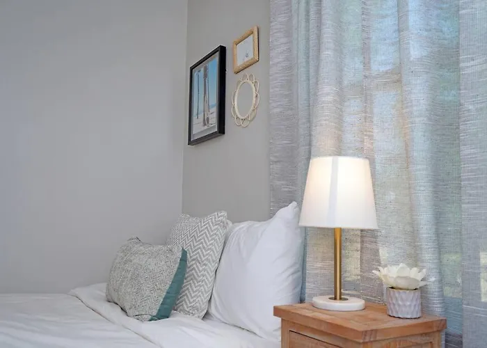 The Blue Pearl 6min To Downtown -short Drive Pensacola