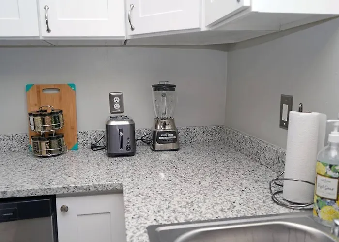 The Blue Pearl 6min To Downtown -short Drive Holiday home Pensacola